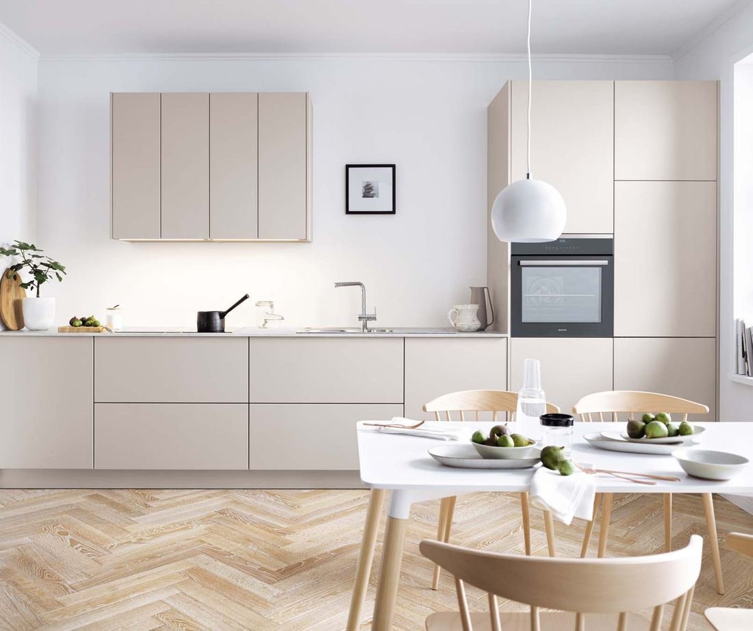 Cuisine SCHÜLLER Siena gris sable, cuisine linéaire minimaliste