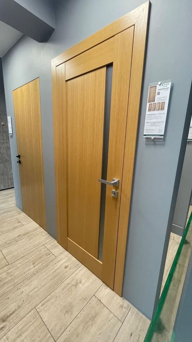 Porte POL-SKONE chêne doré à cadre